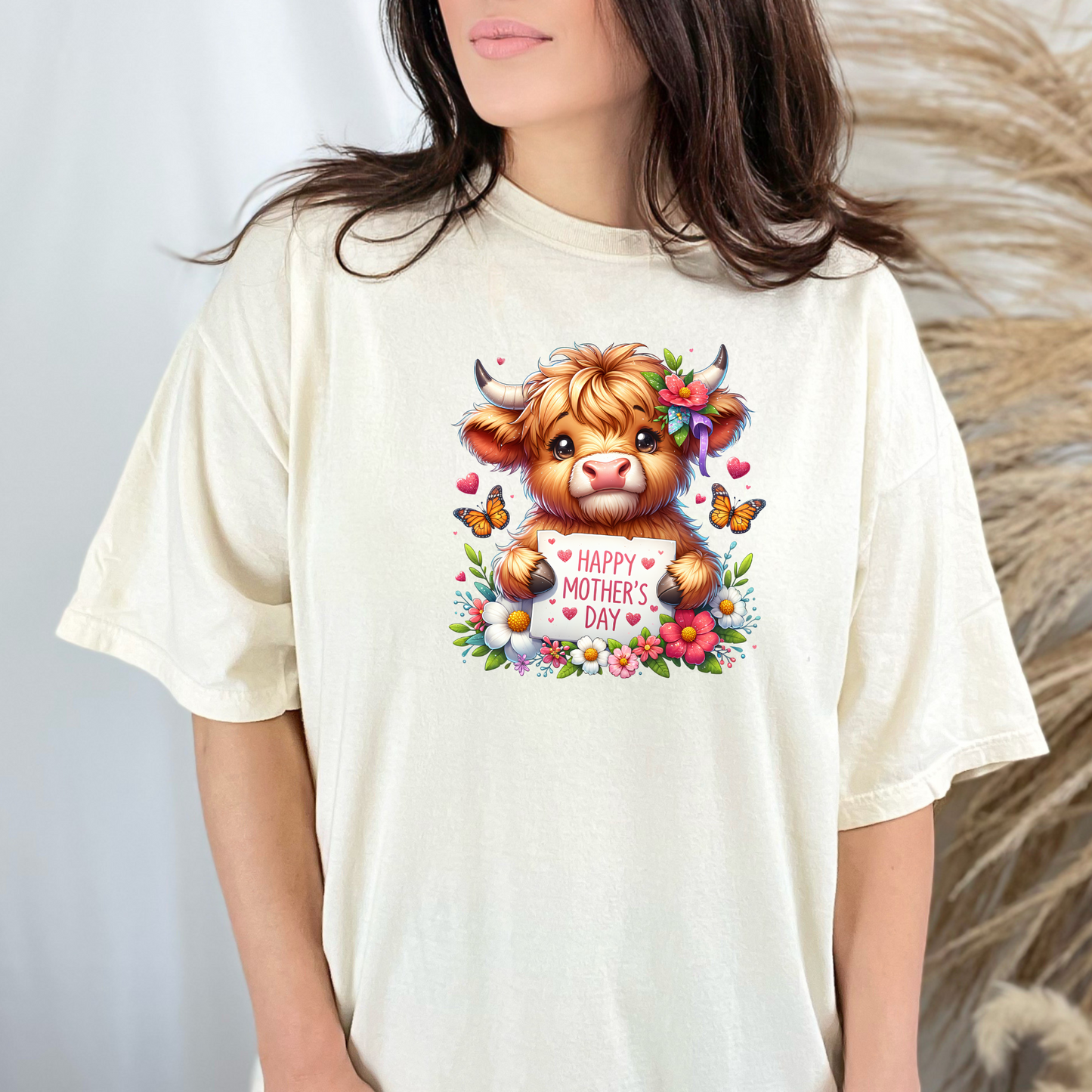 Women's Highland Cow Floral Mother's Day T-Shirt - Cream Color